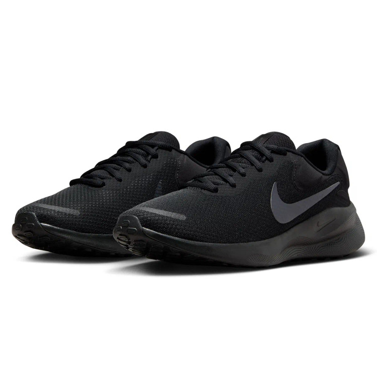 Nike Revolution 7